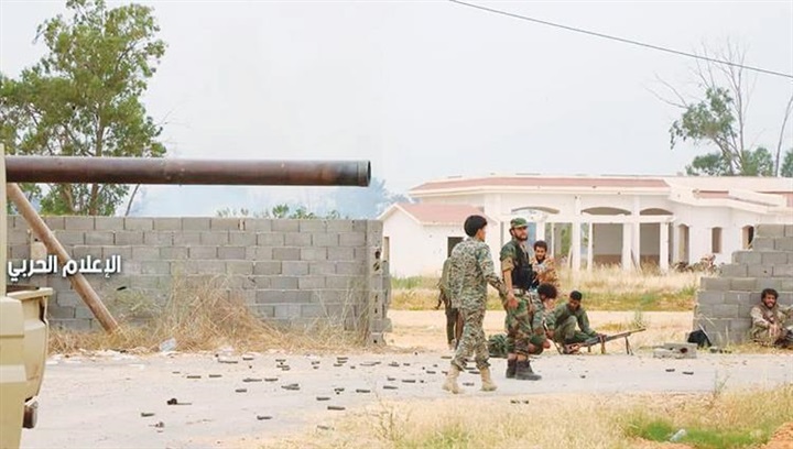 الجيش الليبي يدفع