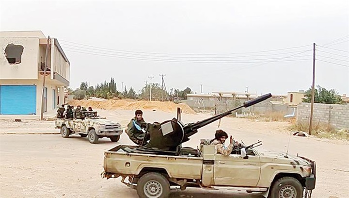 الجيش الليبي يفرض