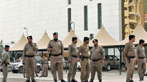 إصابة رجلي أمن في