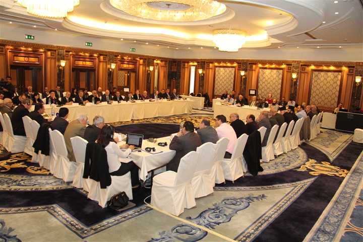 سياسيون وباحثون عرب