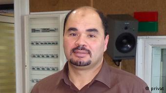 الصحافي مروان الوناس