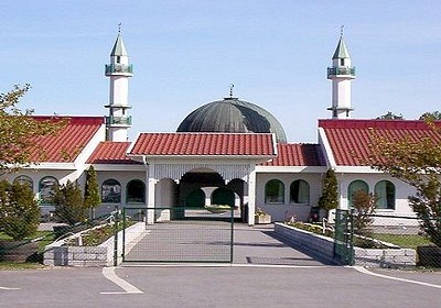 8 - المركز الإسلامي