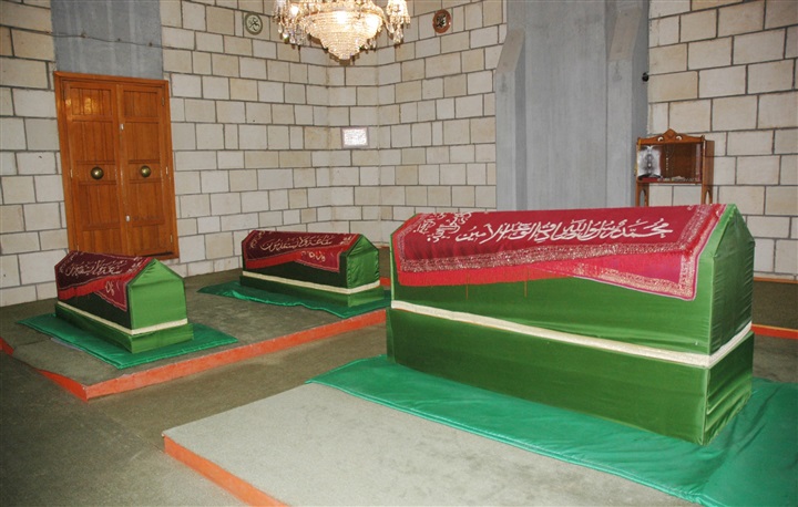 الضريح من الداخل