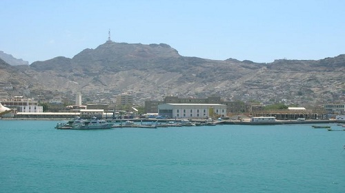 قصف يستهدف سفينة