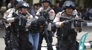 7 أغسطس: الشرطة الإندونيسية