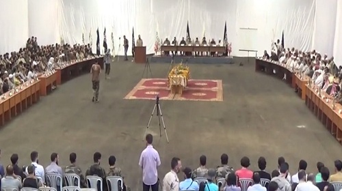 الخلافات بين الفصائل