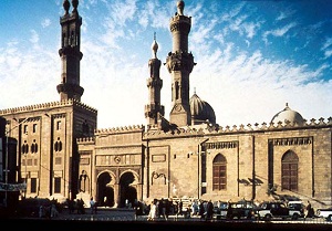بعد فصل 300 طالب