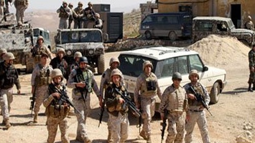 مقتل أربعة جنود وعشرات