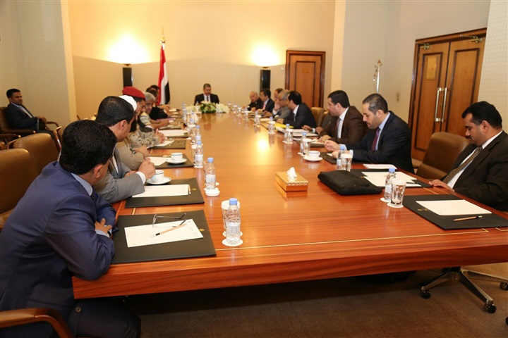 المشهد السياسي: