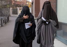 بعد قرار حظر ارتدائه