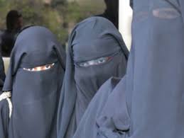 بعد قرار حظر ارتدائه