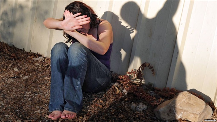 مع استخدامهن كمتعة..