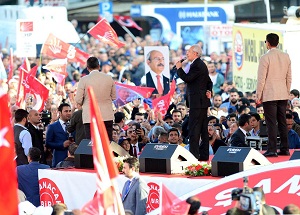 تصاعد الانقسامات