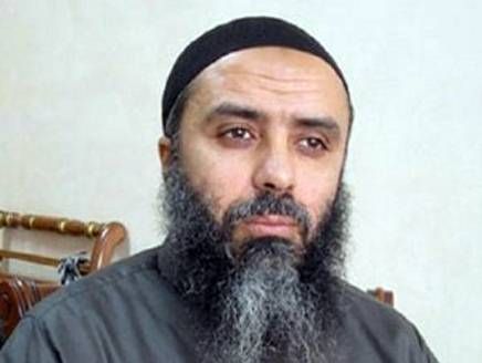 القاعدة  تحافظ على