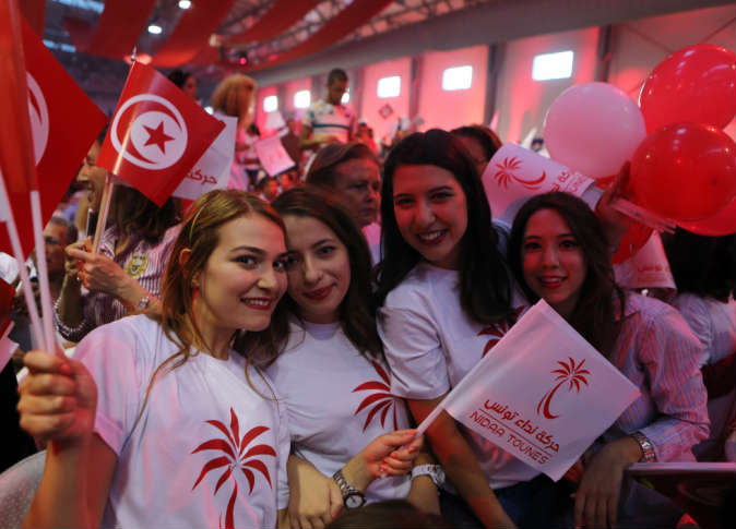 التوريث والفساد يطيحان