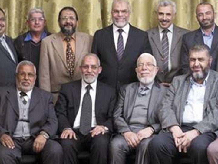 الإخوان بين الصراعات