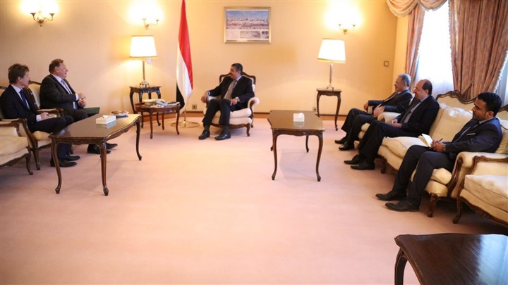 المشهد السياسي: