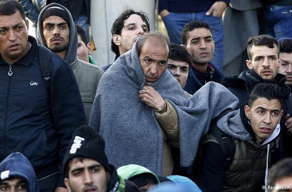 معاناة اللاجئين السوريين