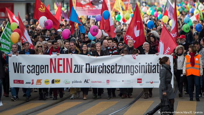 سويسرا ترفض طرد الأجانب..