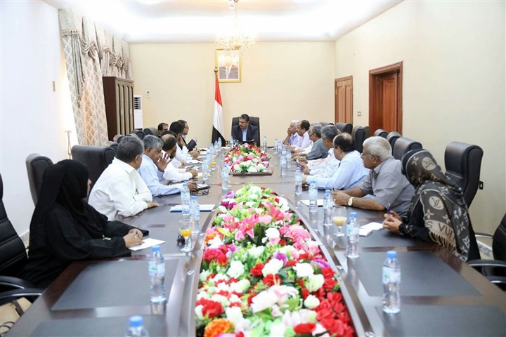 المشهد السياسي: