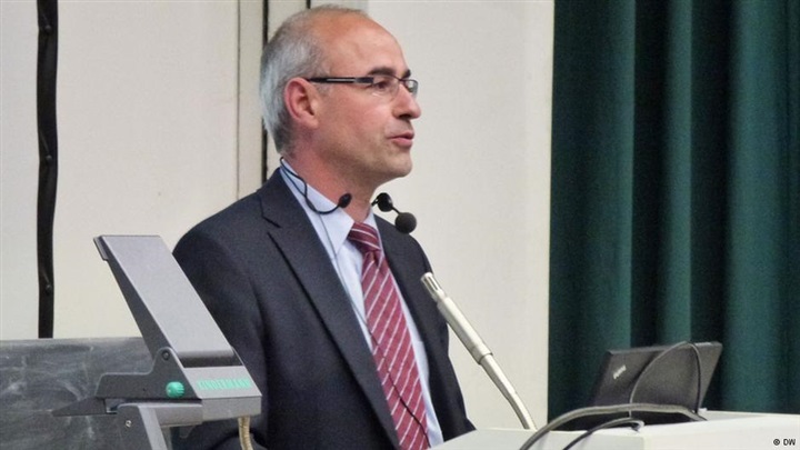 لبروفيسور آخيم فامباخ