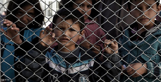 الاطفال فى الانتظار