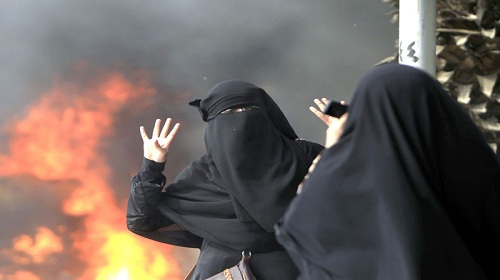 محمود عزت يعلن إدارته