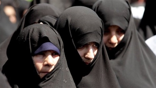 المرأة بين «الملالي»