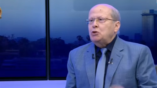 بين تقلبات السياسة