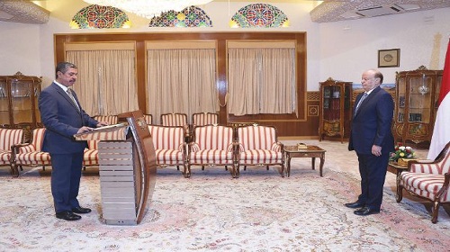 هادي يطالب الوزراء