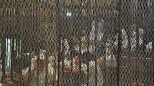 إرجاء محاكمة 67 متهماً