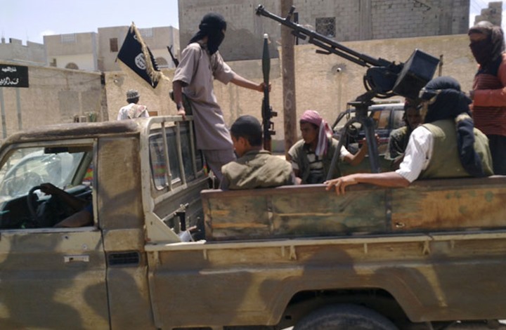 «القاعدة» يشن هجوماً