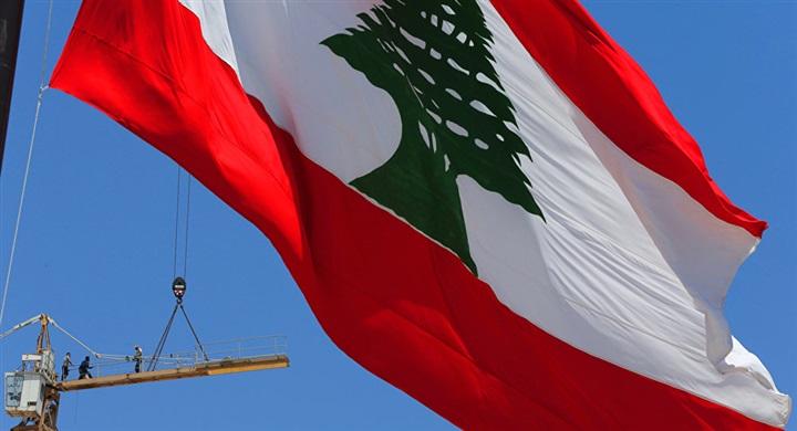 آلاف الشيوعيين يتظاهرون