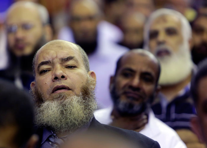 معارك مؤجلة بين الحكومة