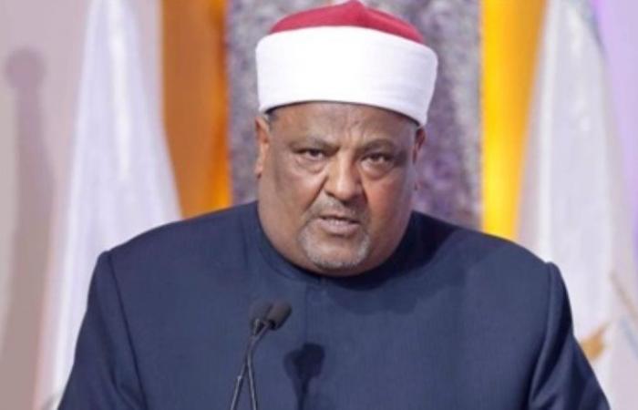 الأزهر يطالب المجتمع