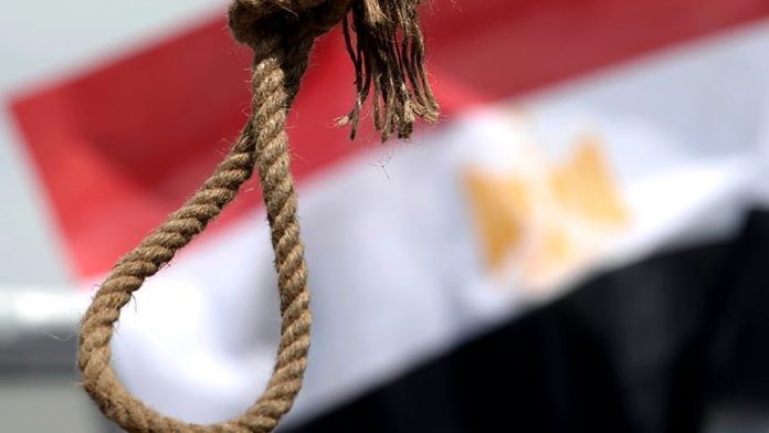 مصر: إحالة أوراق