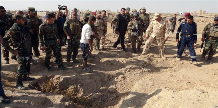 اكتشاف مقبرة جماعية