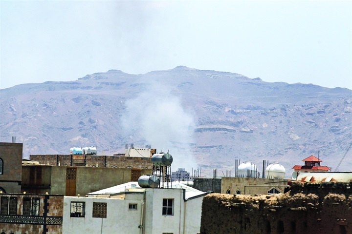 مقاتلات التحالف تدك