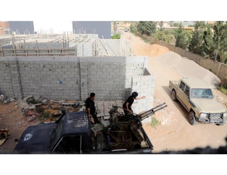 الجيش الليبي يطارد