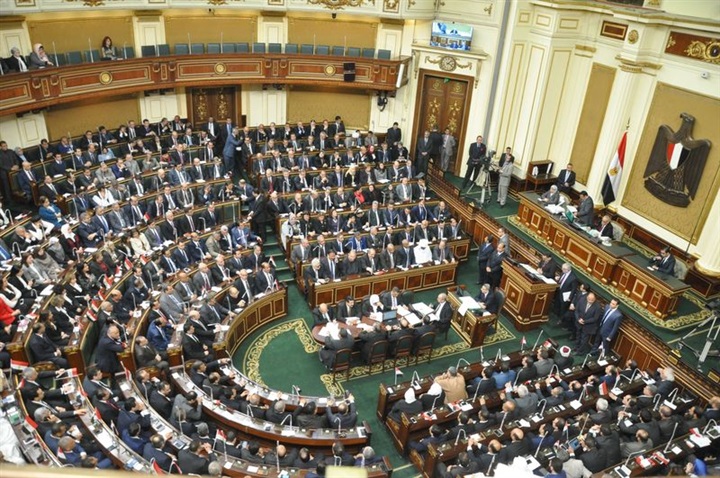 البرلمان المصري يتحرك