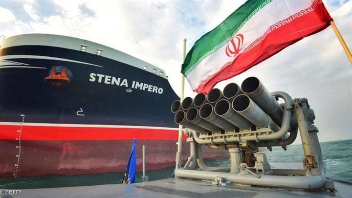 إيران تفرج عن 9 من