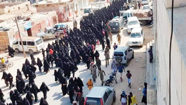 حرائر سقطرى يتظاهرن
