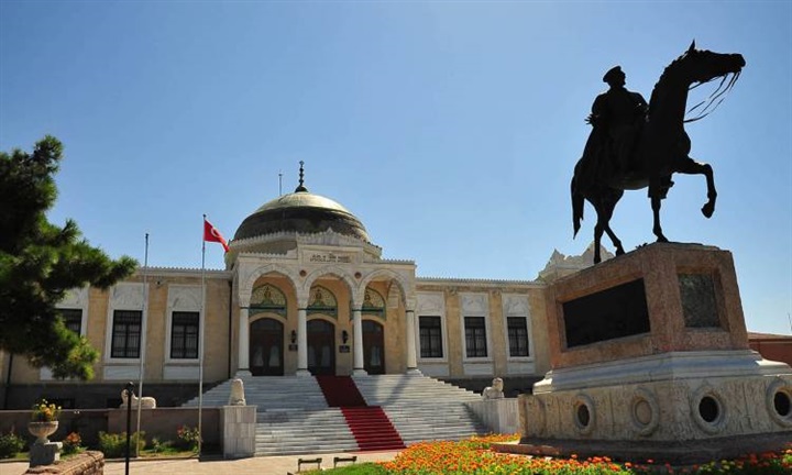 تركيا تعلن بدء ترحيل