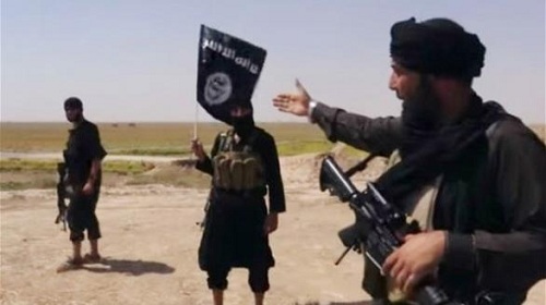 «داعش» يجلد طفلاً