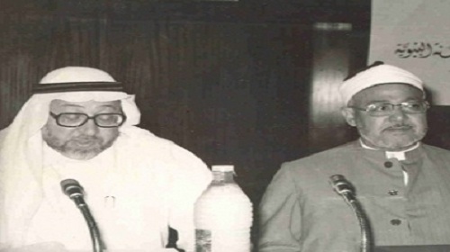 نشأته وتعليمه
